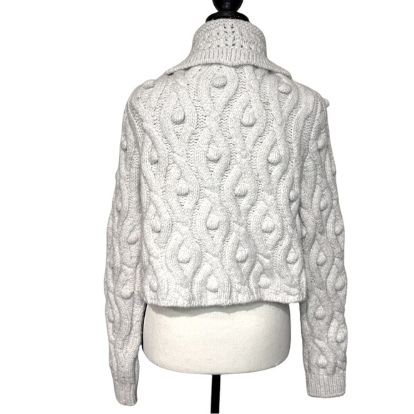Zara Chunky Cable Knit Cropped Cardigan Sweater in Size Small - Picture 7 of 11